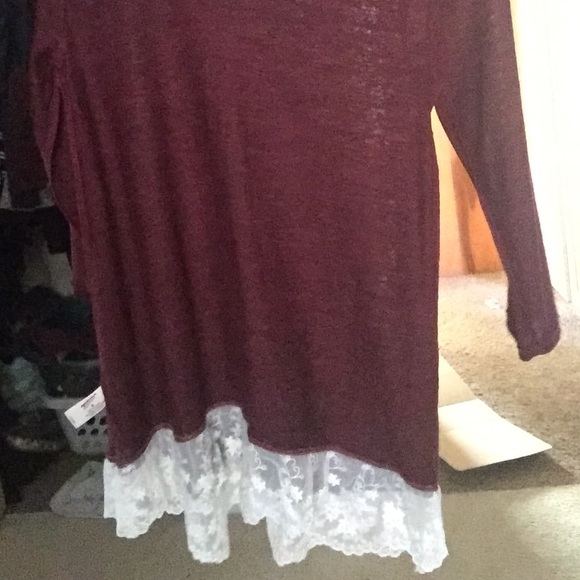 Casual maroon shirt with lace on bottom - Picture 2 of 3