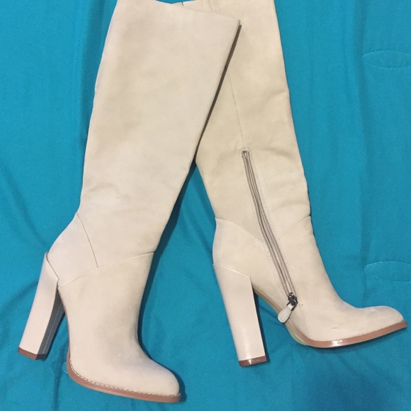 Boutique 9 Shoes - Beige suede boots Boutique 9 Shoes - Beige suede boots