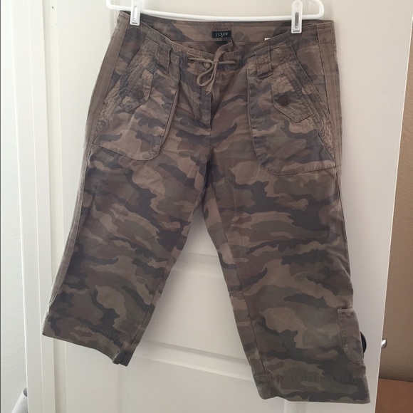 Camo capris