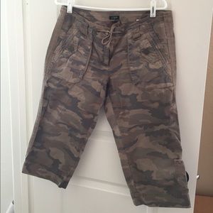 Camo capris