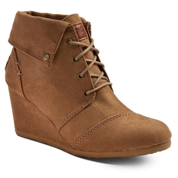 Adorable Suede Booties!