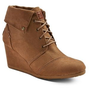 Adorable Suede Booties!