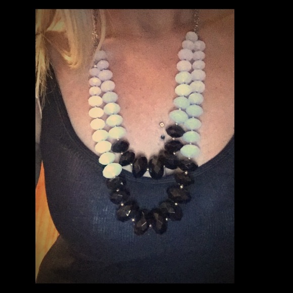 Matte bead necklace 🎀