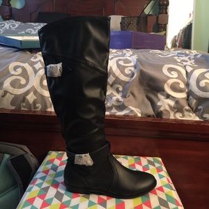 Cute Brand New Black Boots
