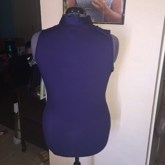 Dressy sleeveless top - Picture 2 of 4