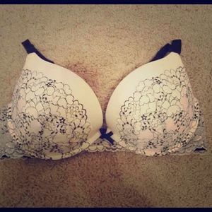 Victoria Secret 36D Bra