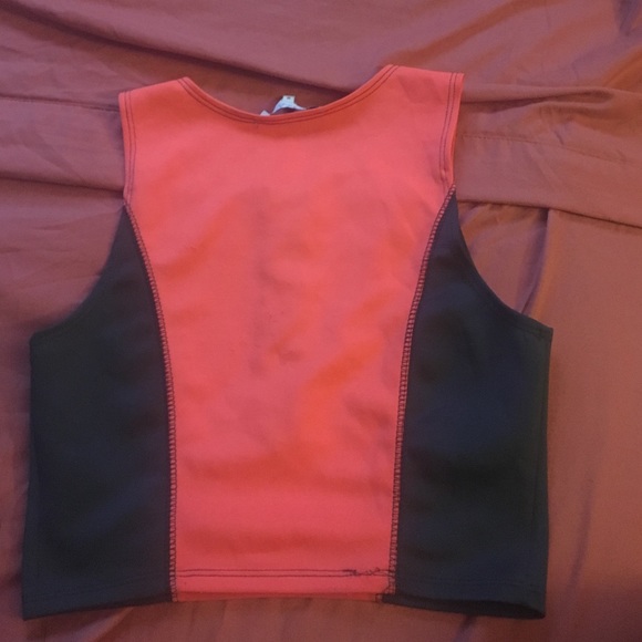 Zip up Crop top - Picture 3 of 4