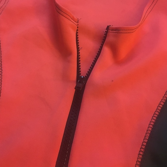 Zip up Crop top - Picture 4 of 4