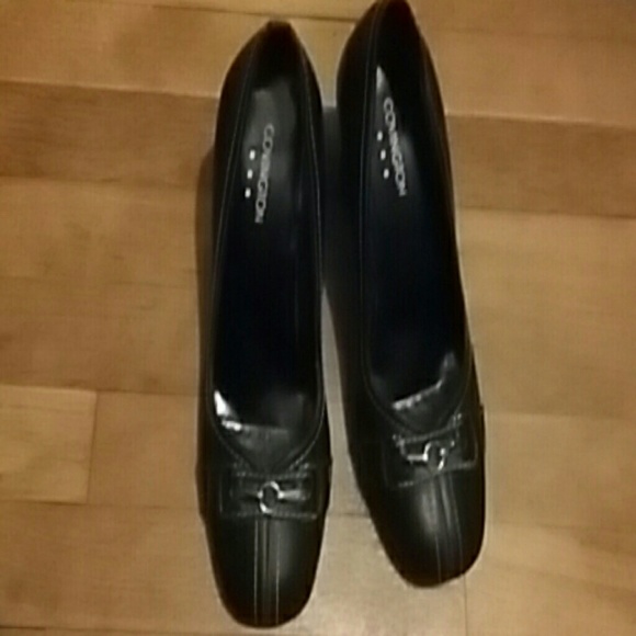 Black dress shoes