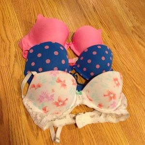 VS & Gilly Hicks Bras