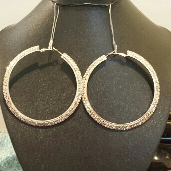 Hoop crystal earrings