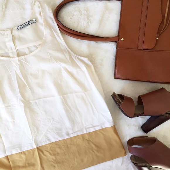 Chloe K Tops - 🎉HP🎉Chloe K Tank