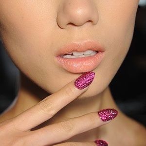 Meet your Posher, Dina