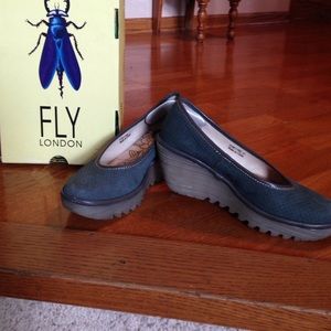 Price drop!! Fly shoes, indigo