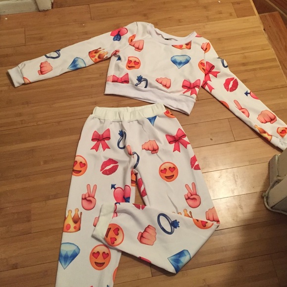 Emoji Pants & Crop top