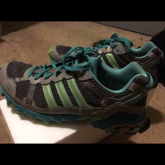 Adidas Thrashers women's size 9
