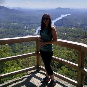 Meet your Posher, Danielle