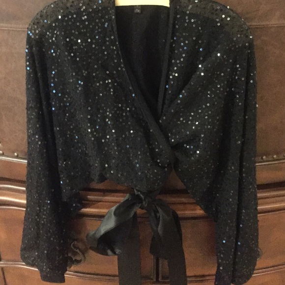 Wrap style short sequined unlined  jacket
