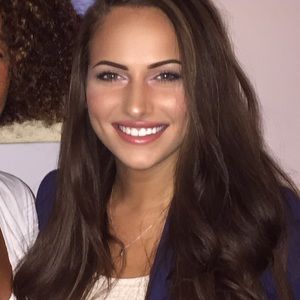 Meet your Posher, Marina