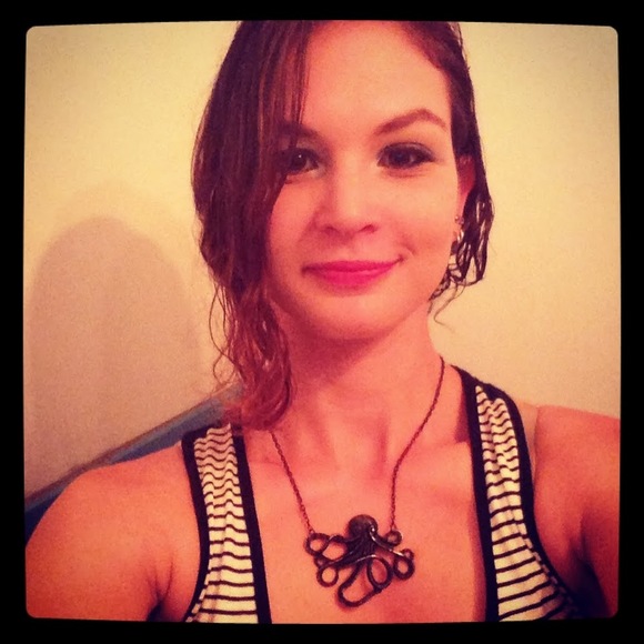 Meet your Posher, Whitney