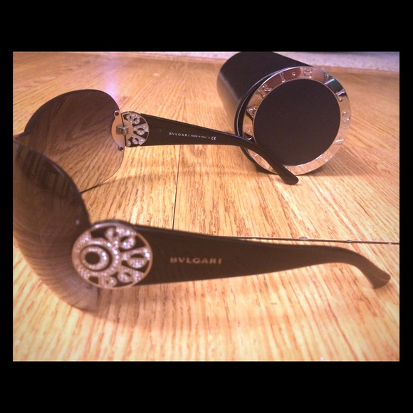 Authentic Bvlgari Shield Sunglasses With Case