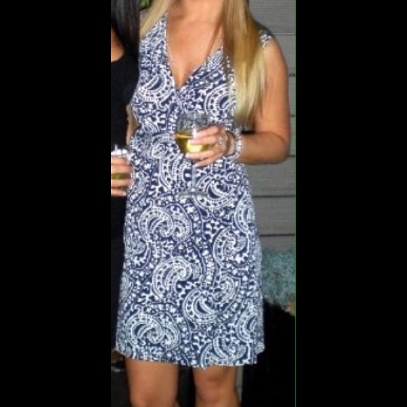 Tommy Hilfiger Dresses & Skirts - Silky Wrap dress