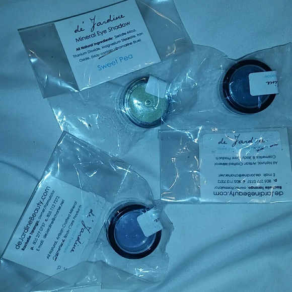 All Mineral Vibrant Eyeshadows