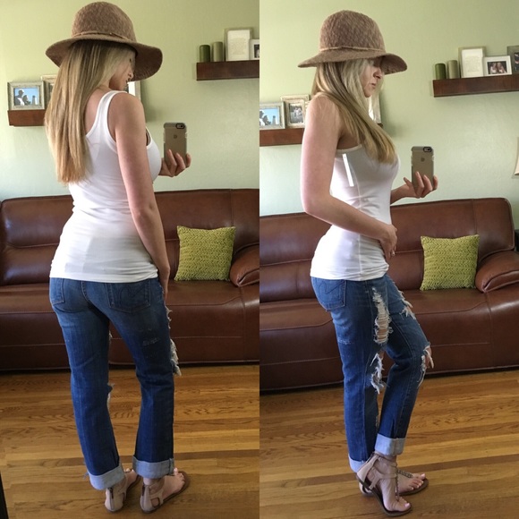 SOLDβ’ Simple White Tank - Picture 3 of 4