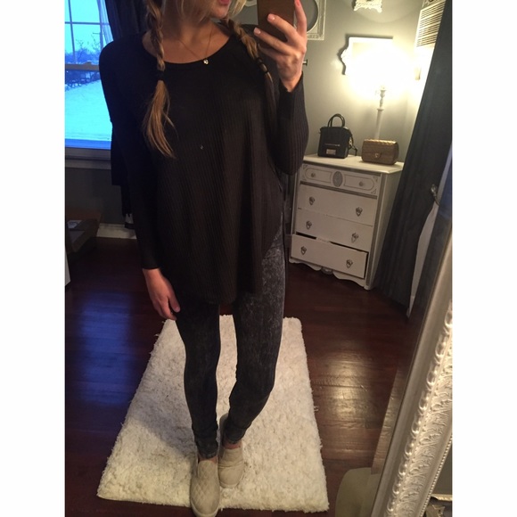 Black ribbed long sleeve T - Picture 2 of 4