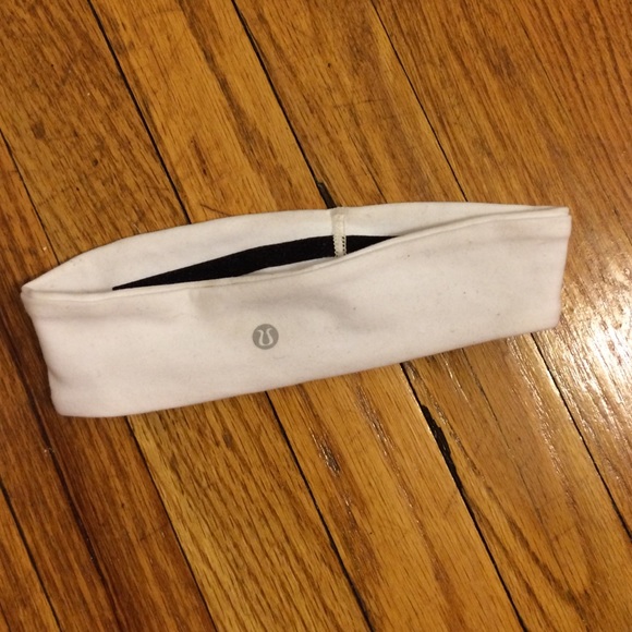 LululemonI headband.