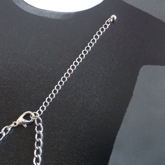 Skull Necklace - Picture 3 of 4