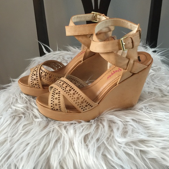 *NEW*Wedge sandals
