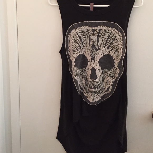 Lace skull tank