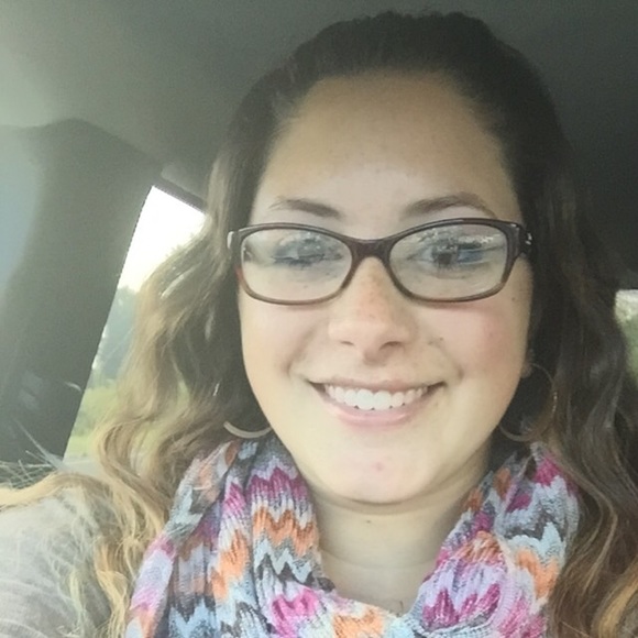 Meet your Posher, Melanie - Picture 1 of 1