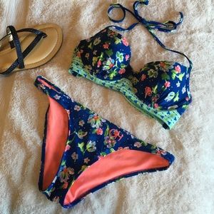 Gilly Hicks floral bikini