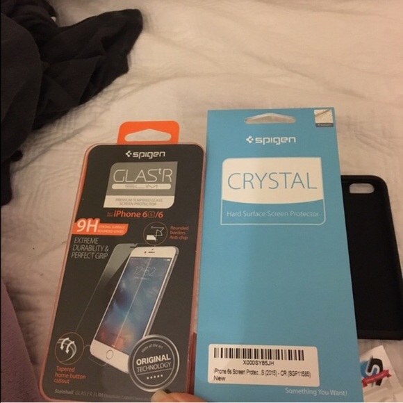 2 screen protectors