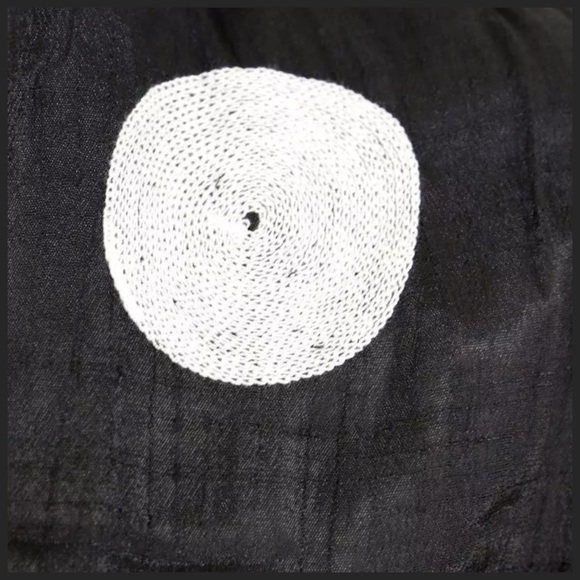 💜 Embroidery Circle Scarf - Picture 2 of 3