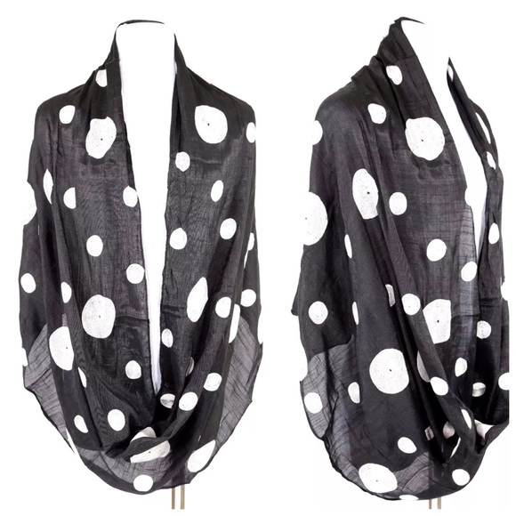 💜 Embroidery Circle Scarf - Picture 3 of 3