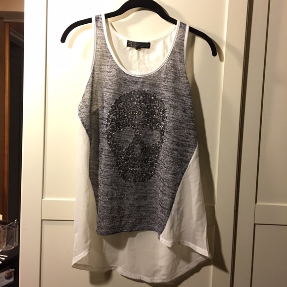 Sleeveless skull tank top