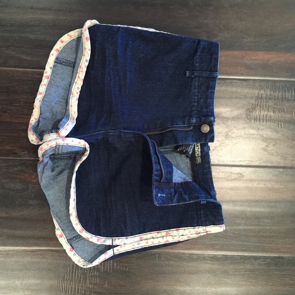 Stretchy denim/cotton shorts