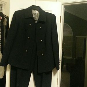 Tahari pants suit