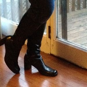 Cute black high heeled boots!