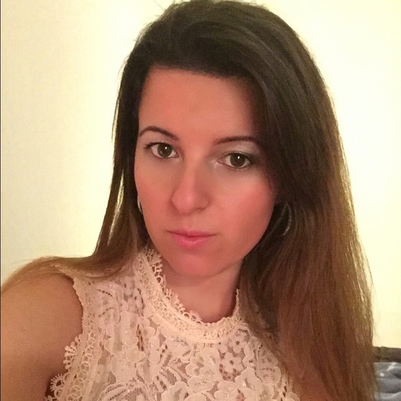 Meet your Posher, Sonia - Picture 1 of 1