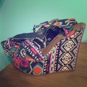 Steve Madden multicolor wedges.