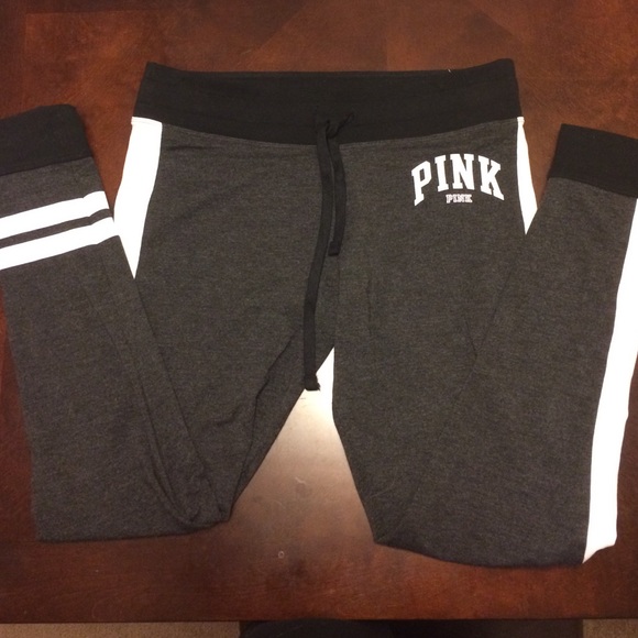 PINK campus legging- ⚡️MAKE AN OFFER⚡️