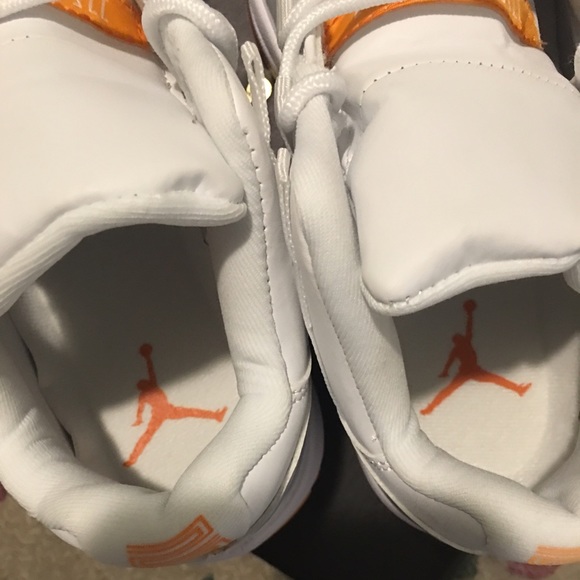 Jordan 11 Citrus - Picture 4 of 4
