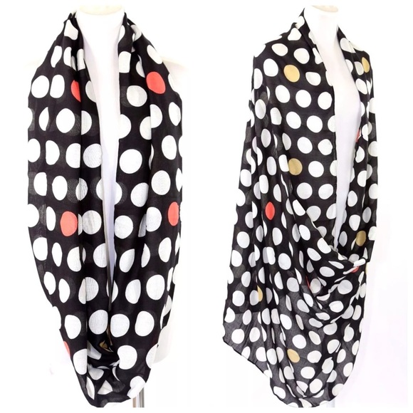 🍂 Polka Dot Scarf - Picture 2 of 3