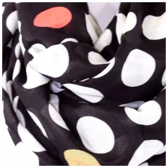 🍂 Polka Dot Scarf - Picture 3 of 3