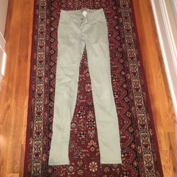 Brand new Hollister army jeans - Picture 1 of 3