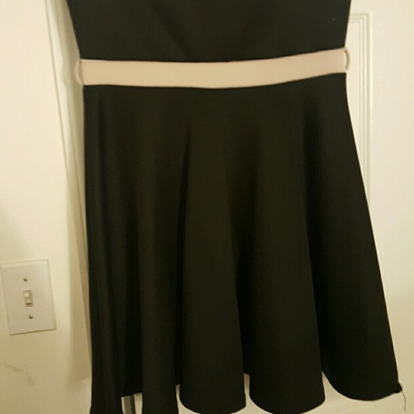 Dress - Picture 4 of 4